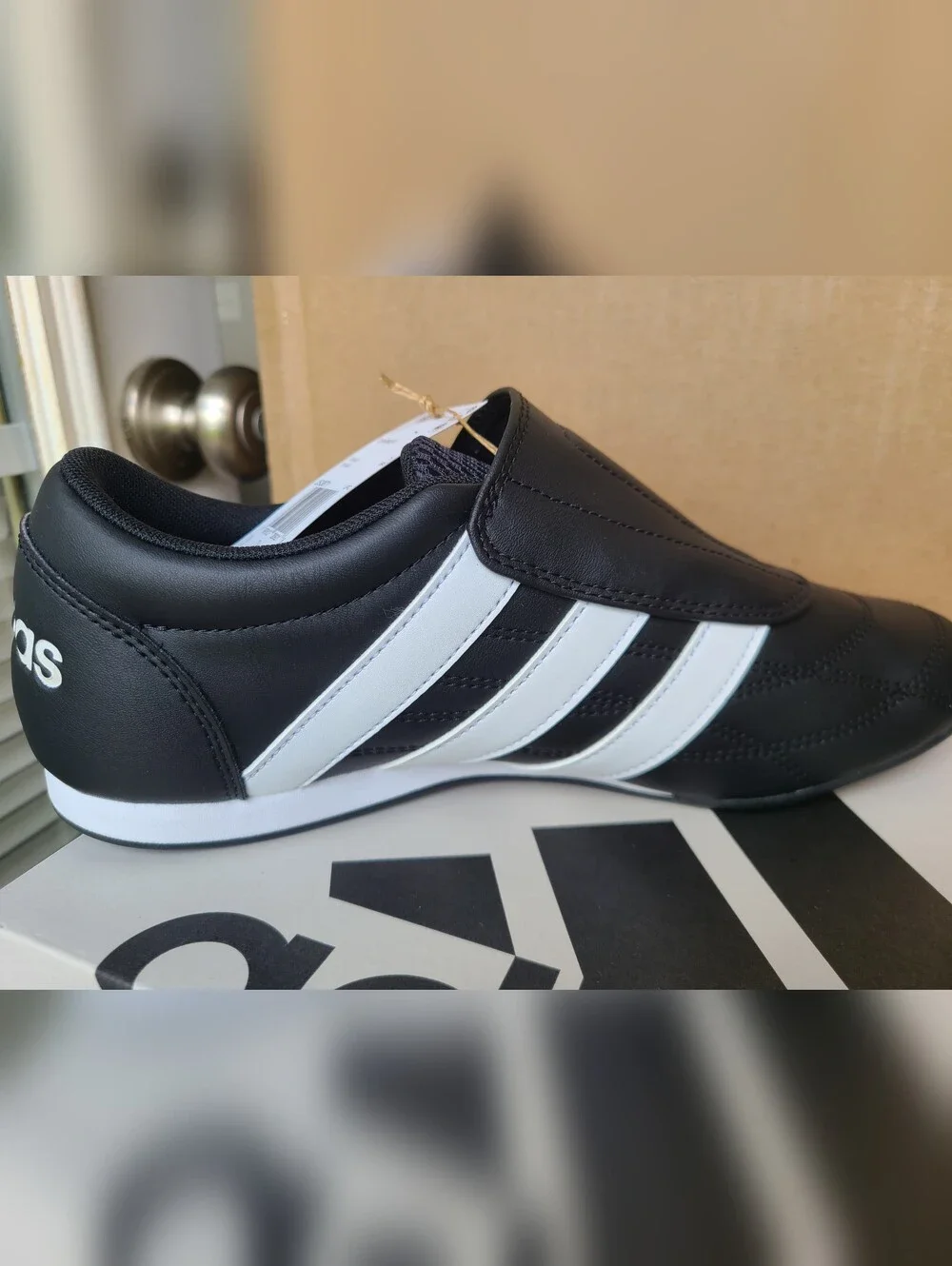 Adidas Women Leather now top retro tekwen size 9 new with box